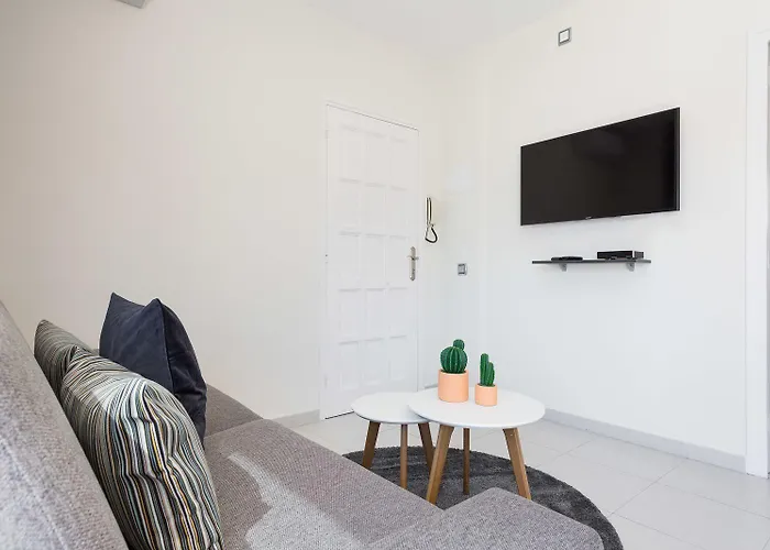 Group Calm Apartamento *